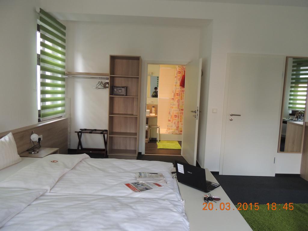 Ratsstube Blasius Hotell Merzig Rum bild